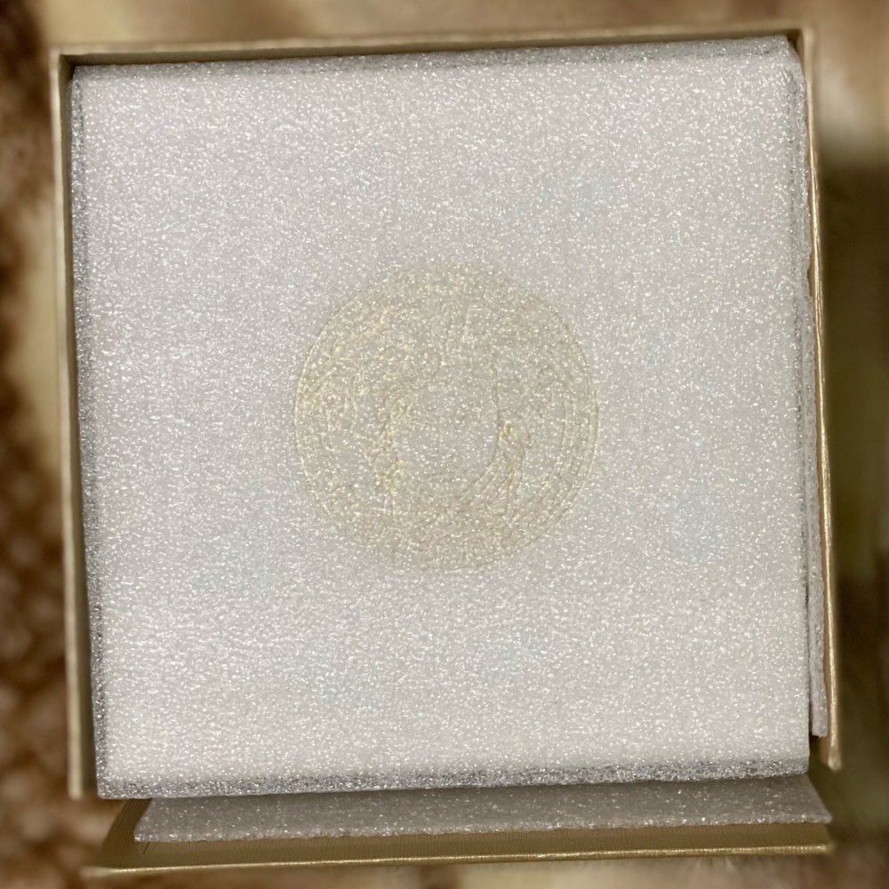 Versace - Picture 11 of 14